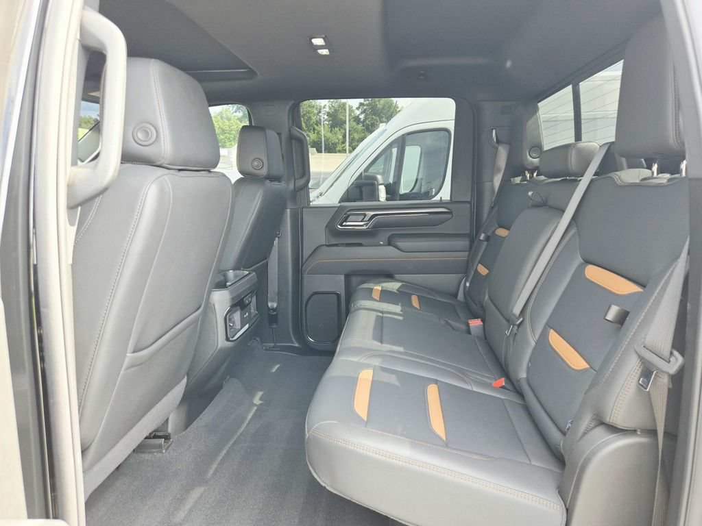 Used 2025 GMC Sierra 2500 AT4 w/ AT4 Premium Plus Package AWD/4WD image 13