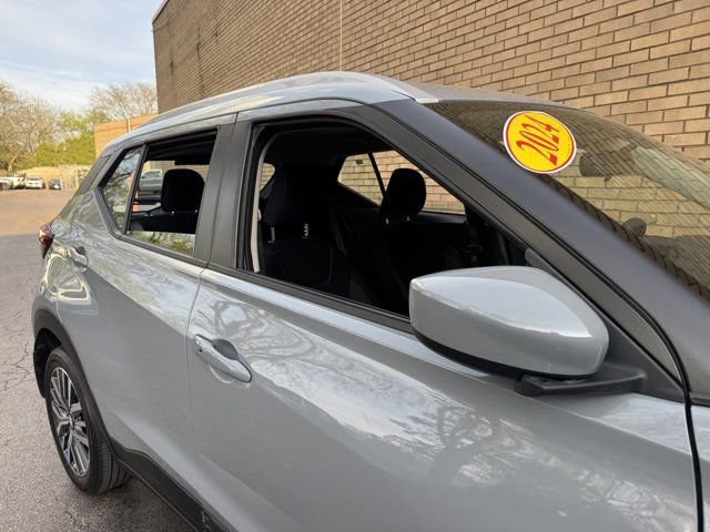 Used 2024 Nissan Kicks SV FWD image 7