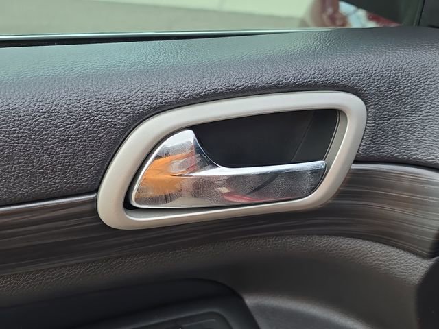 Used 2021 Jeep Grand Cherokee Laredo image 20