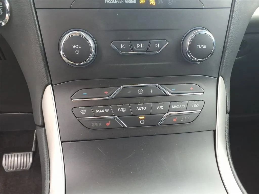 Used 2019 Ford Edge SEL w/ Equipment Group 201A image 32