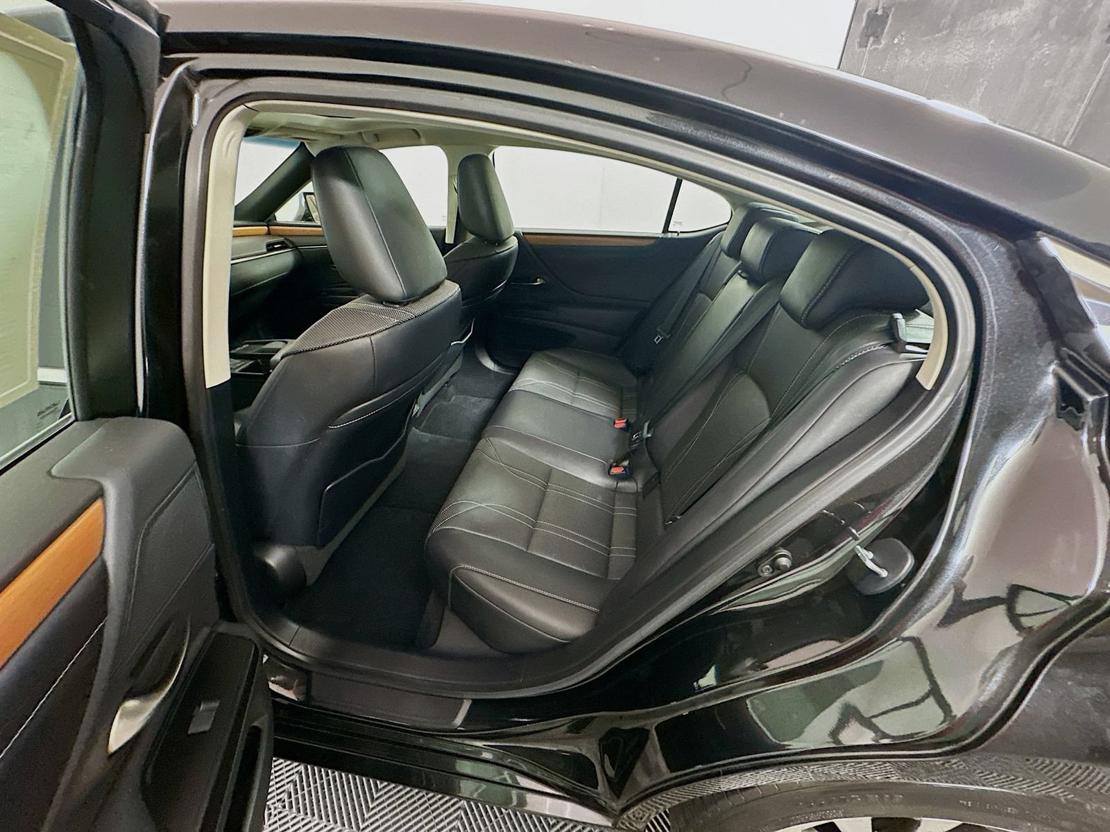 Used 2020 Lexus ES 350 w/ Accessory Package 2 FWD image 25