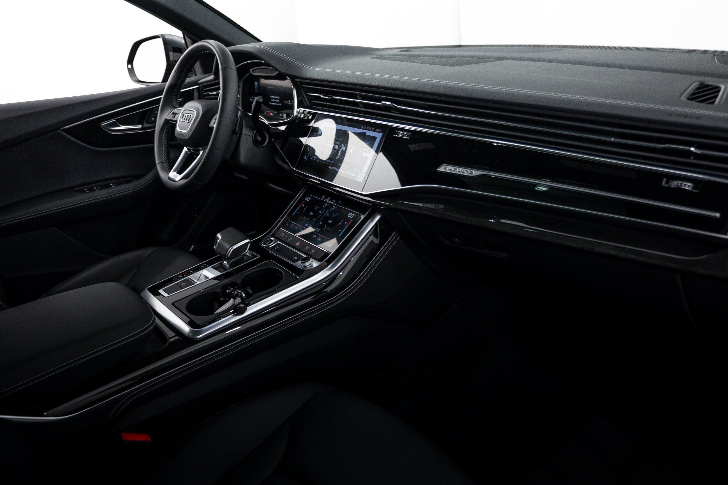 Certified 2025 Audi Q8 Premium Plus AWD/4WD image 8