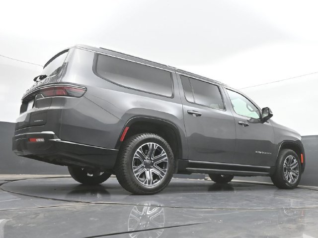 Used 2024 Jeep Wagoneer L Series II w/ Flexible Seating Group AWD/4WD image 43