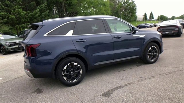 New 2025 Kia Sorento S w/ Panoramic Sunroof Package image 3