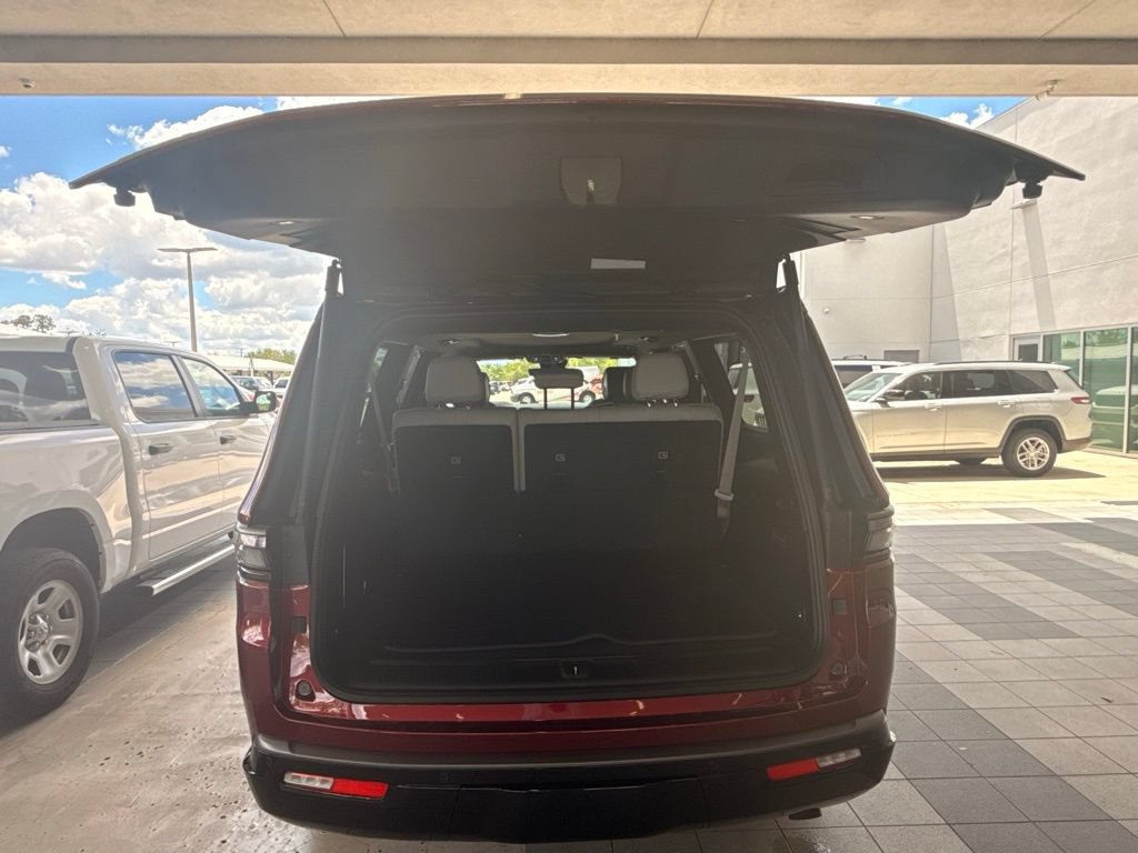 New 2026 Jeep Grand Wagoneer L Limited AWD/4WD image 43