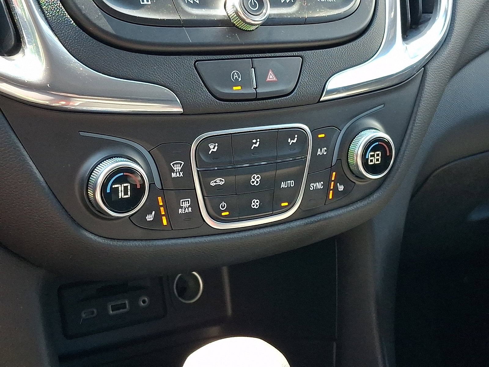 Used 2023 Chevrolet Equinox LT AWD/4WD image 18