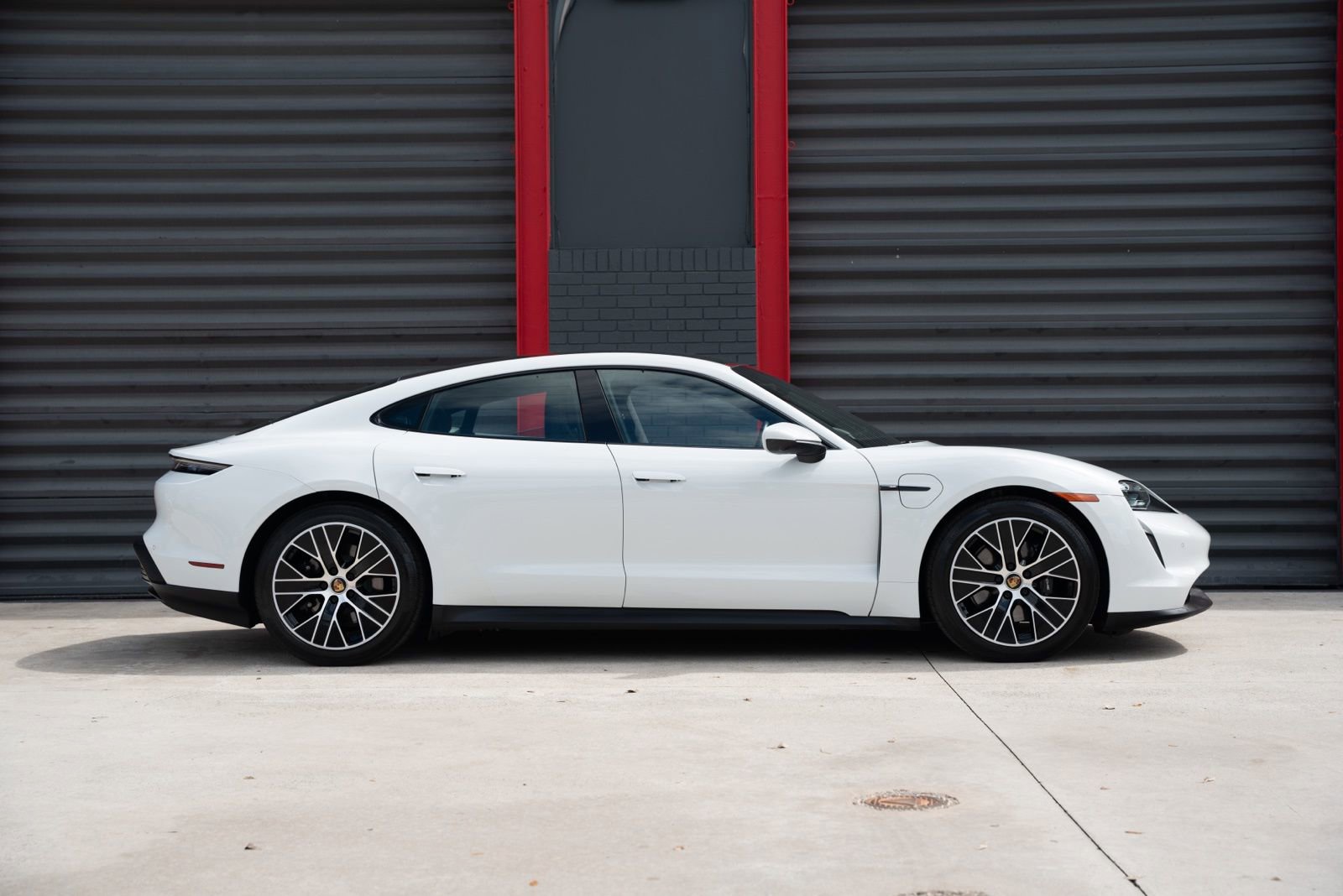 Used 2021 Porsche Taycan 4S AWD/4WD image 13