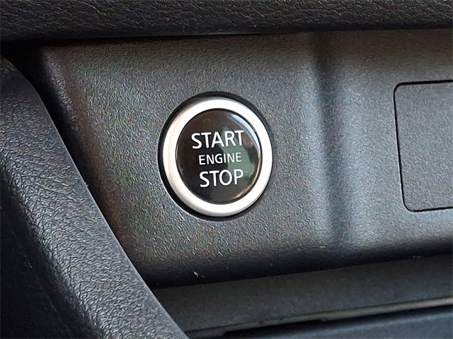 Used 2023 Nissan Rogue SV image 19