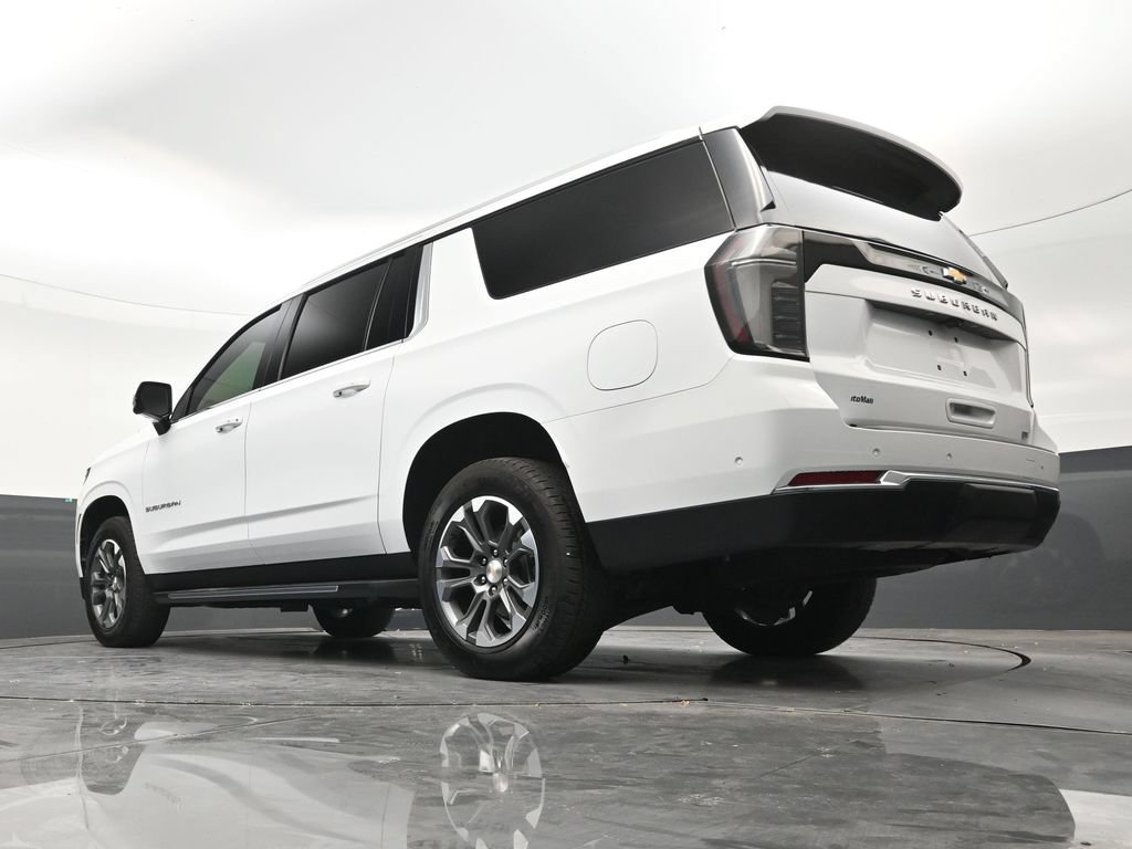 Used 2026 Chevrolet Suburban LT w/ Comfort Package RWD image 22