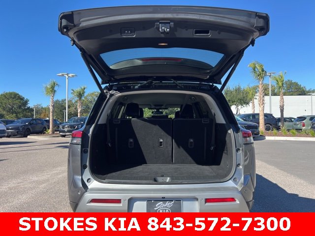 Used 2022 Nissan Pathfinder SL image 32