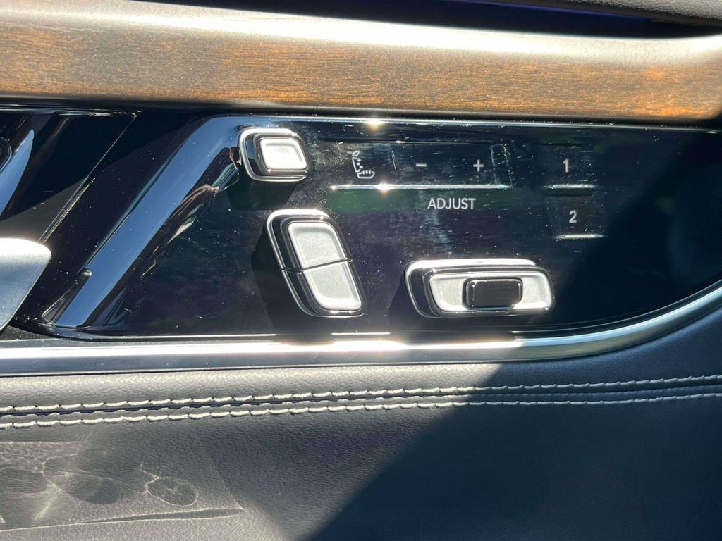 Used 2022 Jeep Grand Wagoneer Series II AWD/4WD image 18
