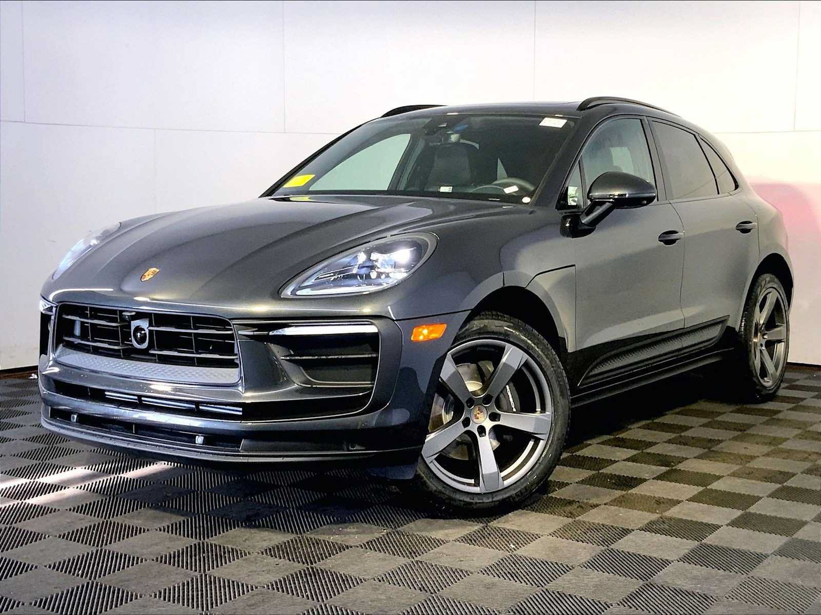 New 2026 Porsche Macan AWD/4WD image 1