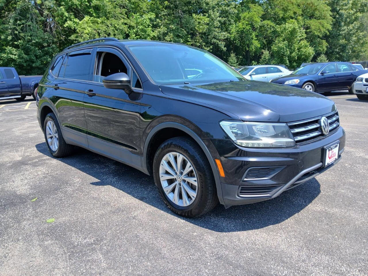 Used 2020 Volkswagen Tiguan S image 3