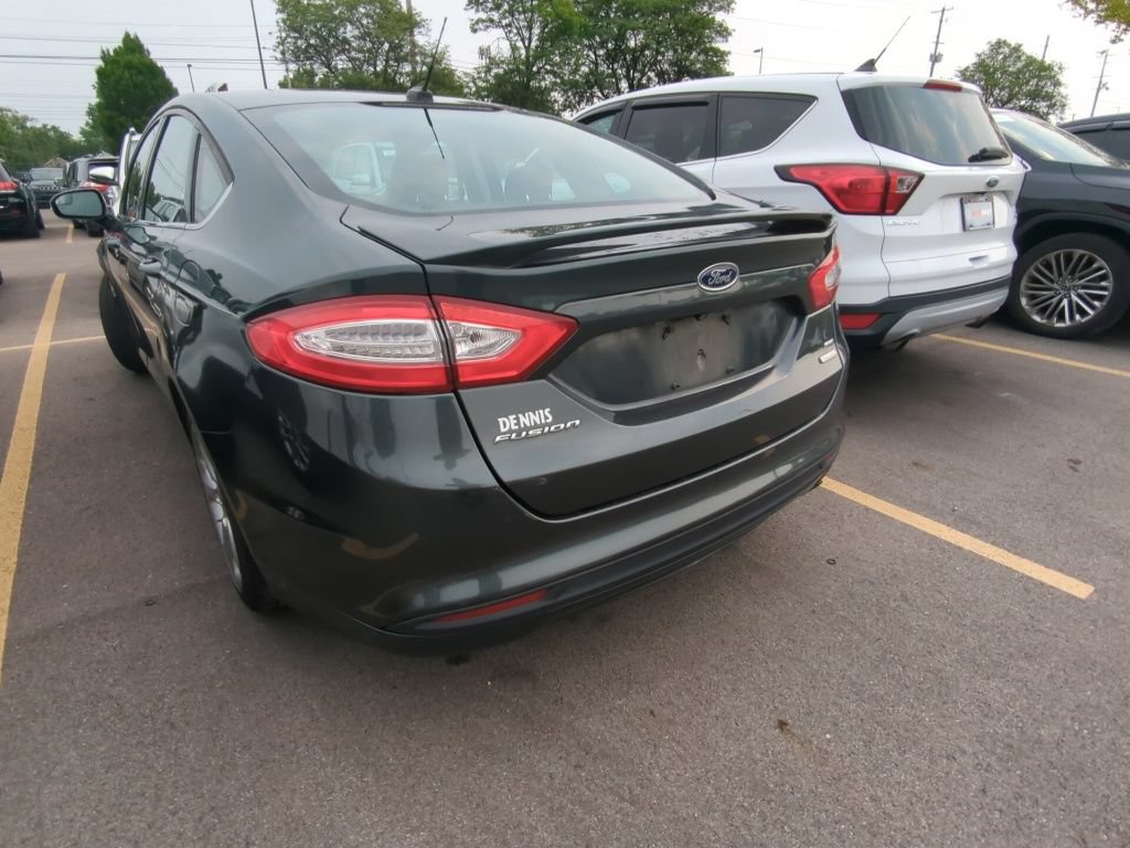 Used 2015 Ford Fusion SE w/ Equipment Group 201A FWD image 4
