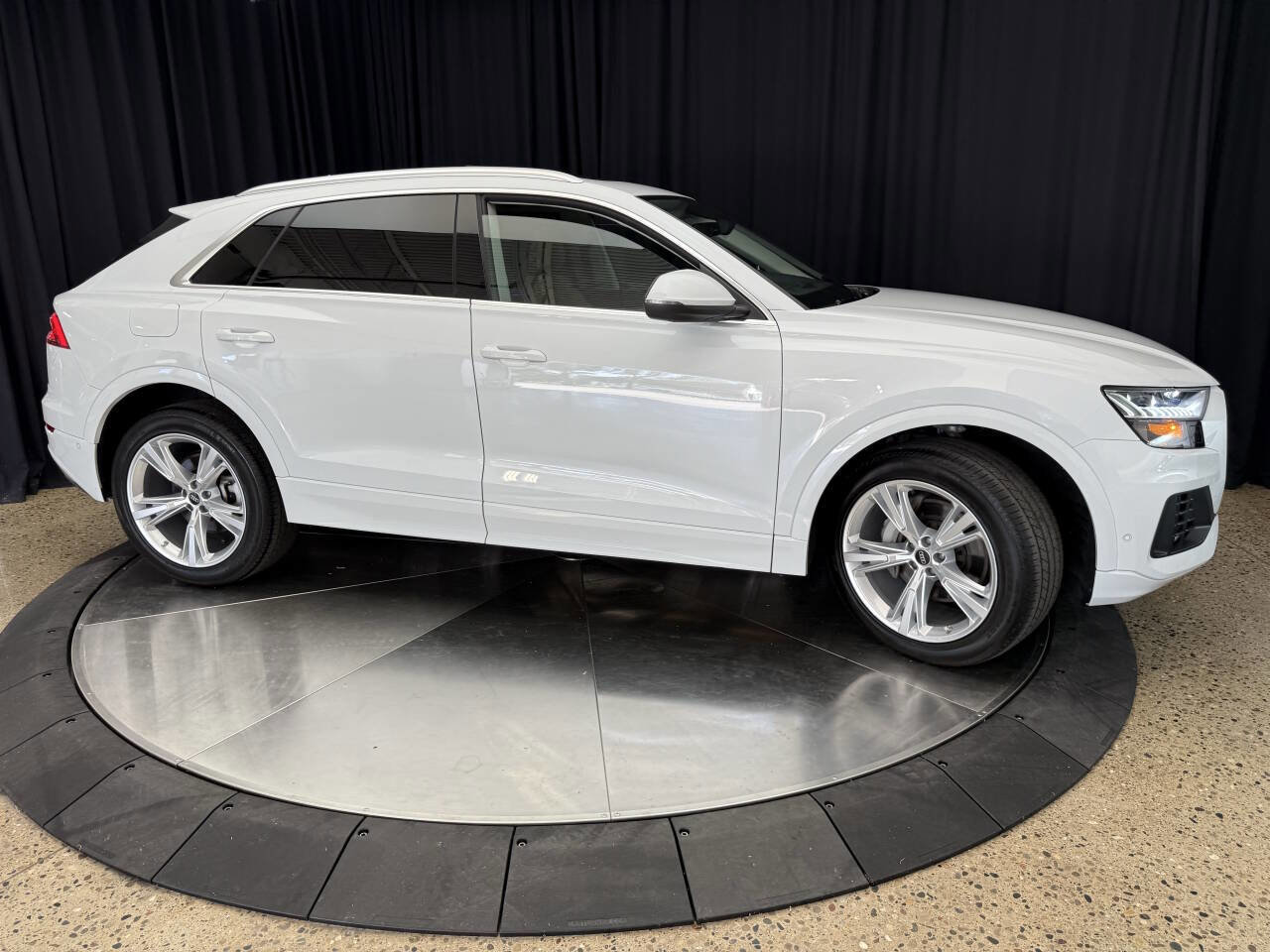 Used 2023 Audi Q8 Premium Plus w/ Premium Plus Package image 6