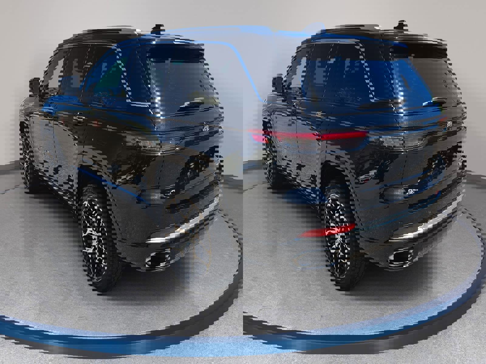 Used 2023 Jeep Grand Cherokee Summit image 7