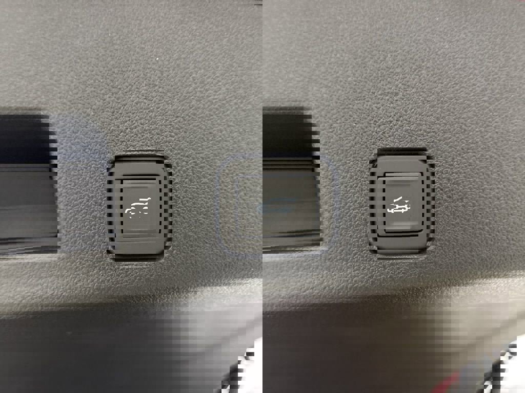 New 2026 Chevrolet Traverse RS w/ LPO, Floor Liner Package image 34