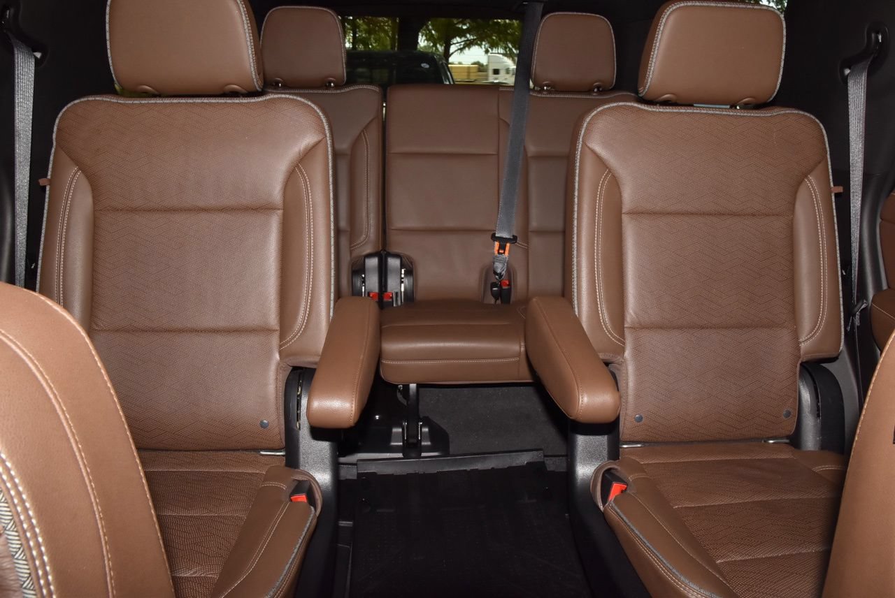 Used 2021 Chevrolet Tahoe High Country w/ Premium Package RWD image 21