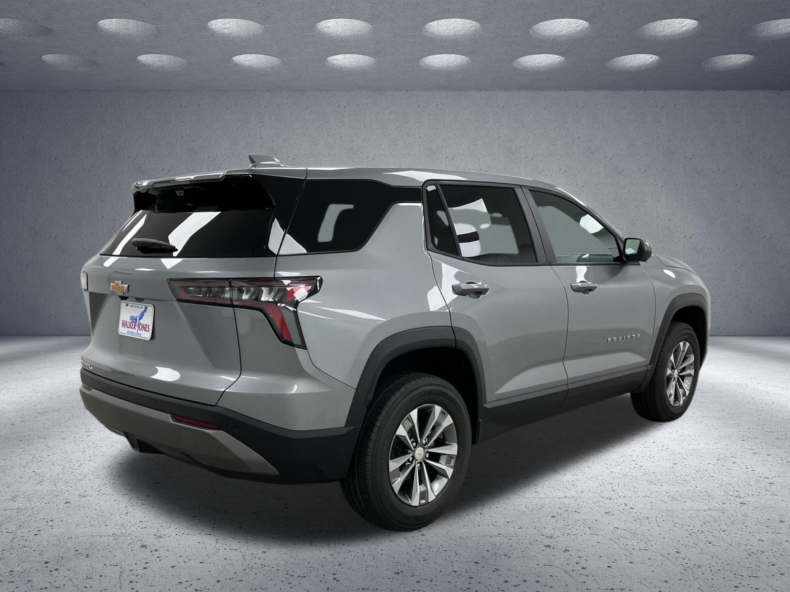 New 2027 Chevrolet Equinox LT w/ Safety and Technology Package FWD image 5