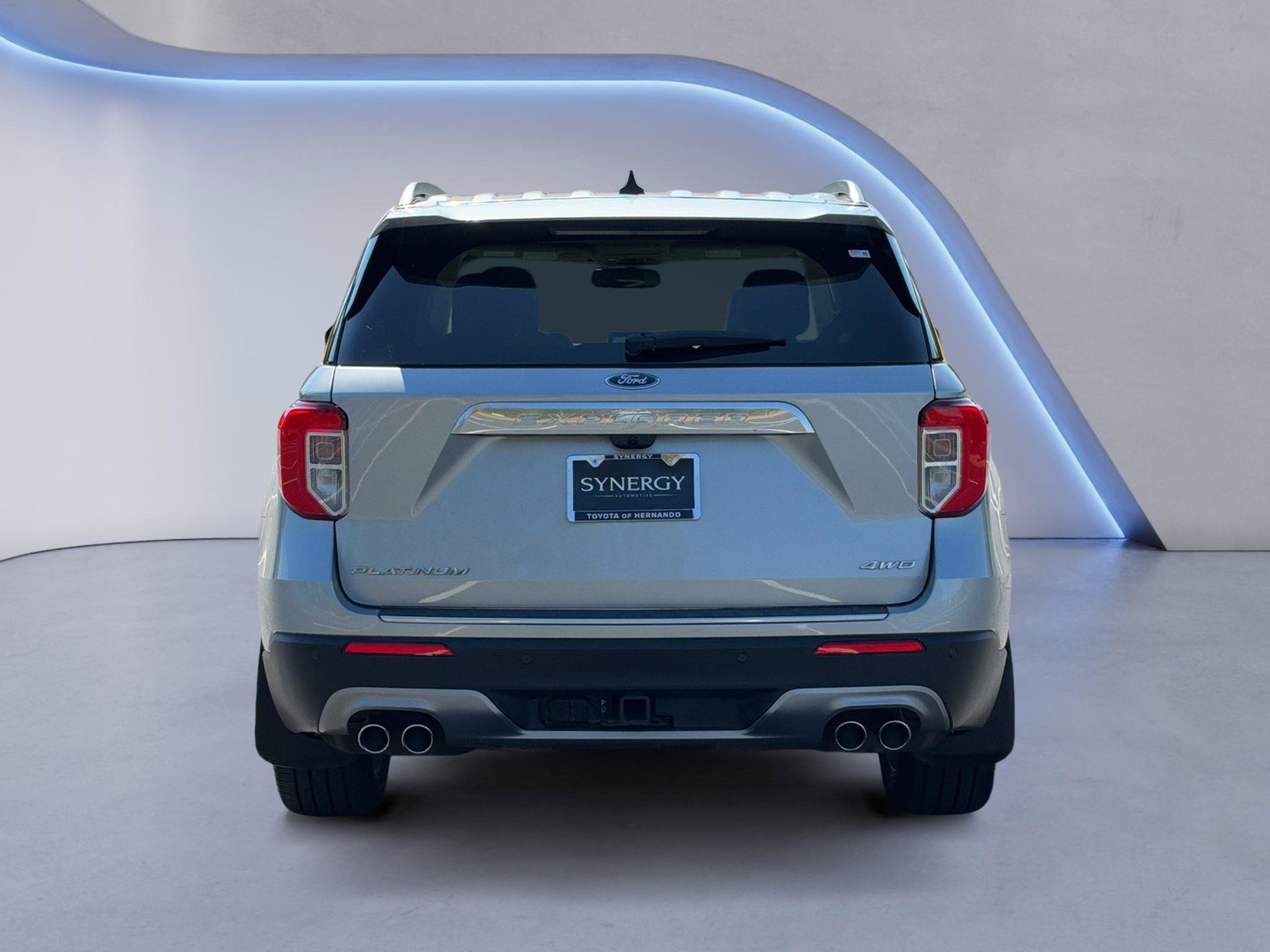 Used 2023 Ford Explorer Platinum w/ Technology Package AWD/4WD image 7