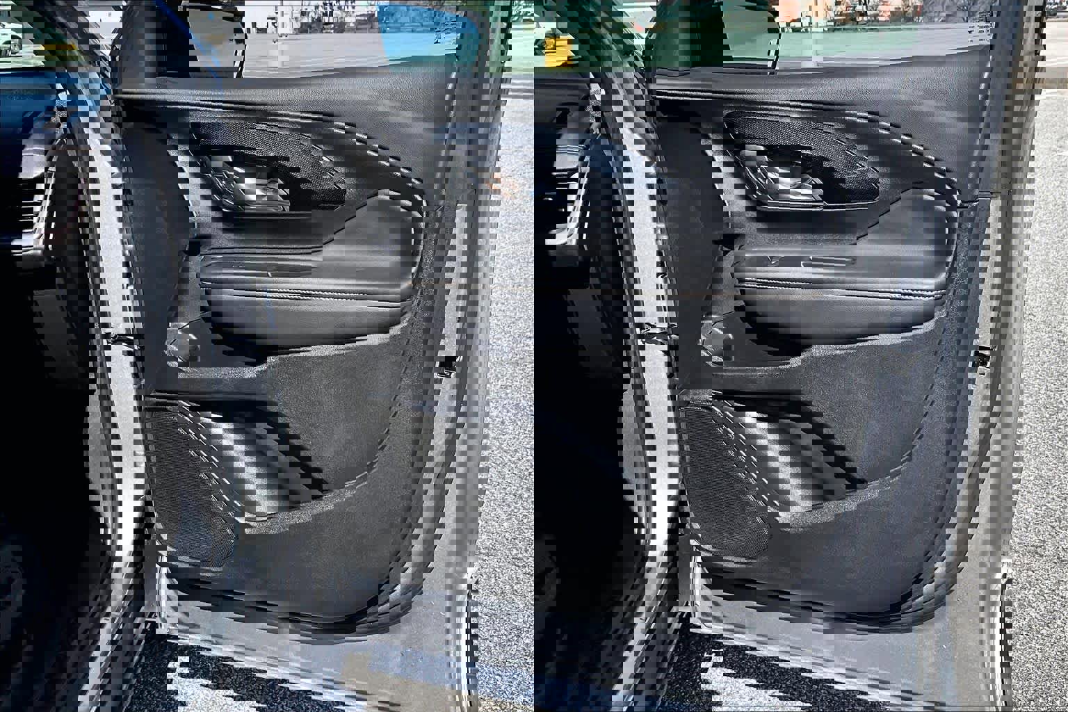 Used 2024 GMC Terrain AT4 w/ Tech Package image 23