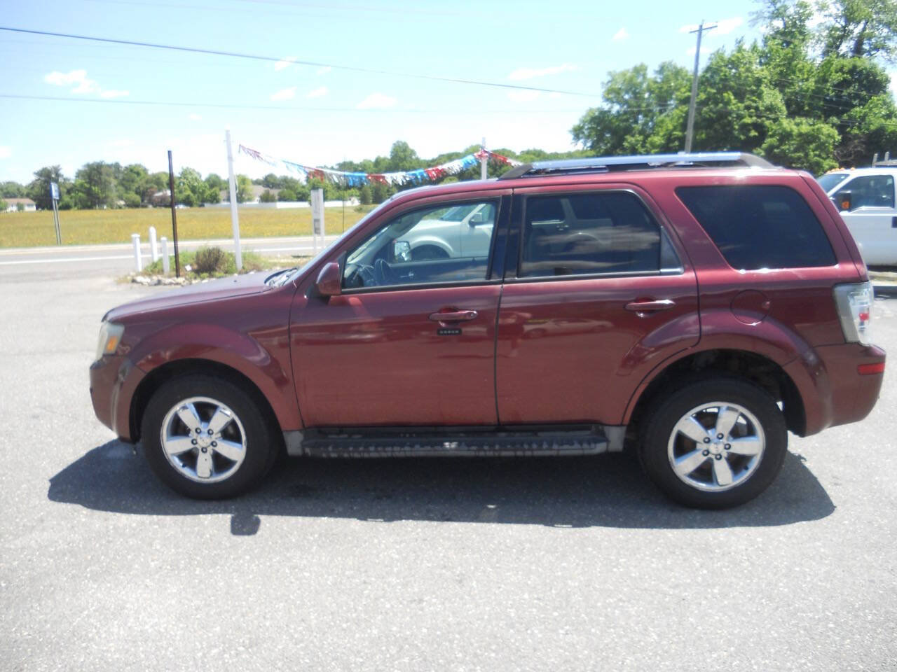 Used 2010 Mercury Mariner Premier AWD/4WD image 1