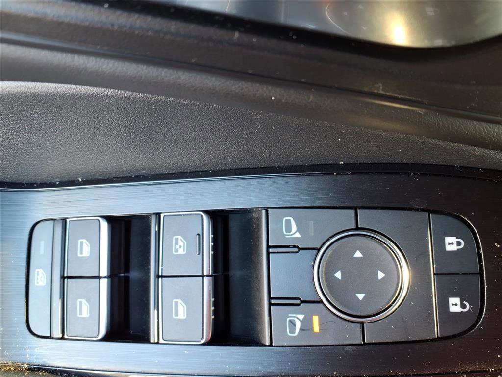 Used 2023 Nissan Rogue SL image 15