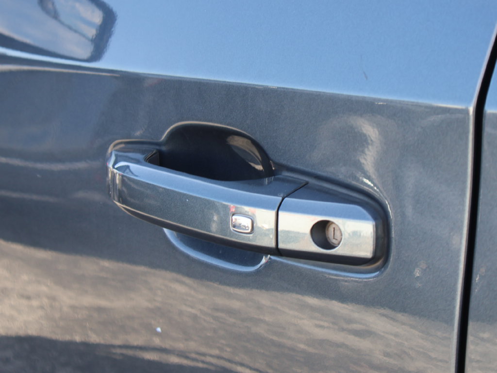 Used 2022 Chevrolet Silverado 1500 LT AWD/4WD image 24