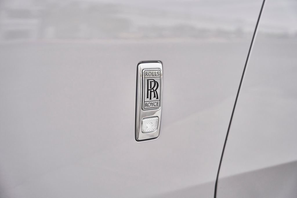 Used 2025 Rolls-Royce Spectre w/ Spectre Launch Package image 9