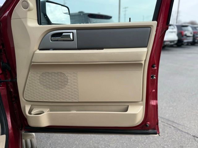 Used 2014 Ford Expedition XLT w/ Equipment Group 202A image 16