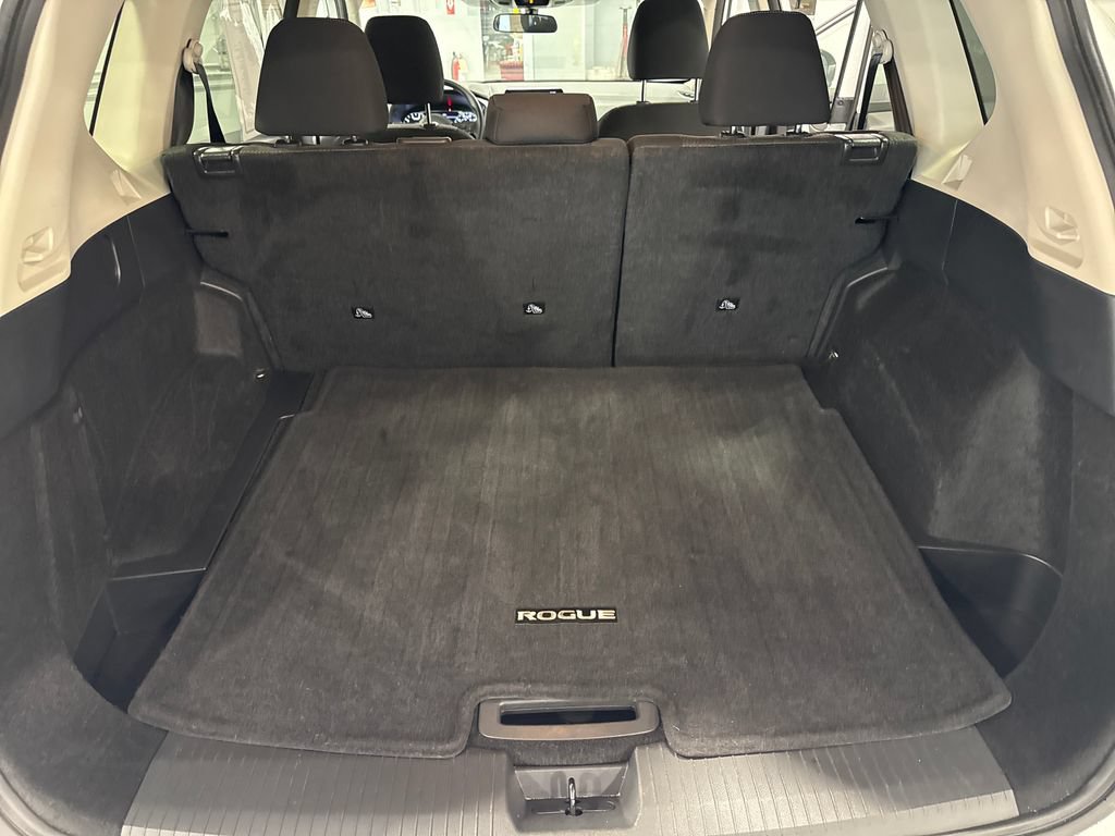 Used 2024 Nissan Rogue SV AWD/4WD image 38