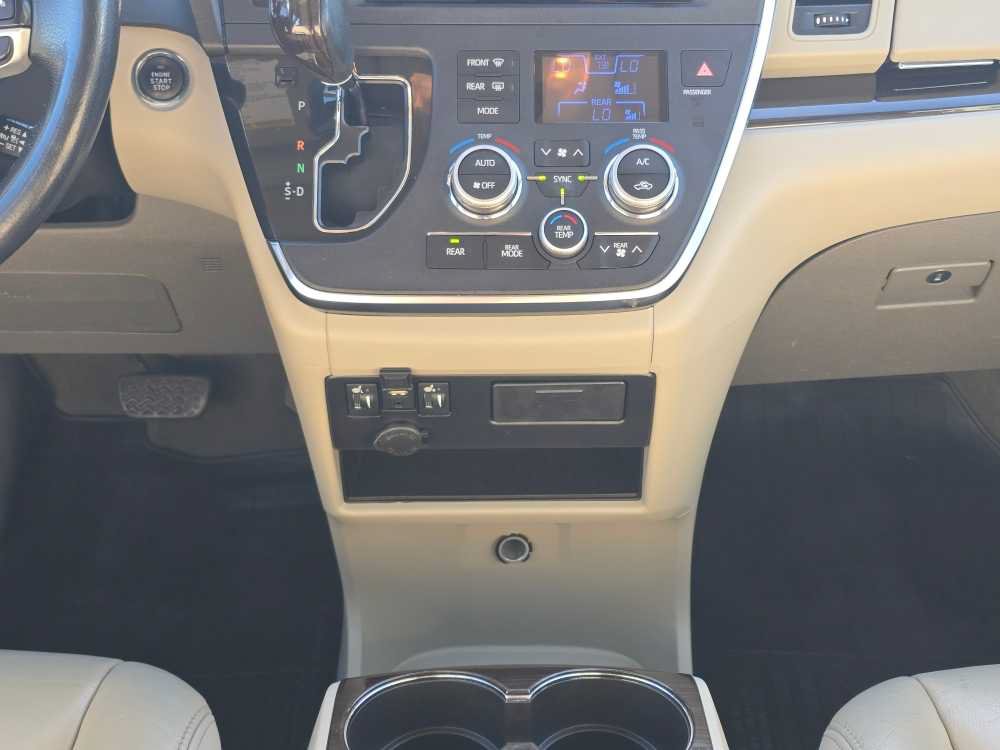 Used 2019 Toyota Sienna XLE w/ XLE Navigation Package AWD/4WD image 13