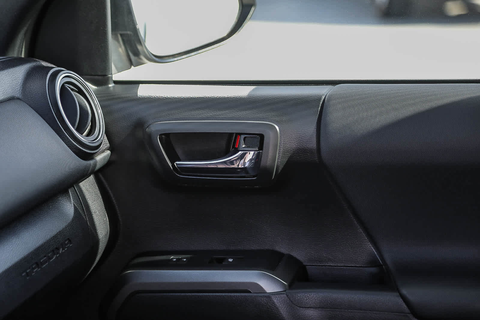 Certified 2023 Toyota Tacoma TRD Off-Road w/ TRD Premium Off Road Package image 22