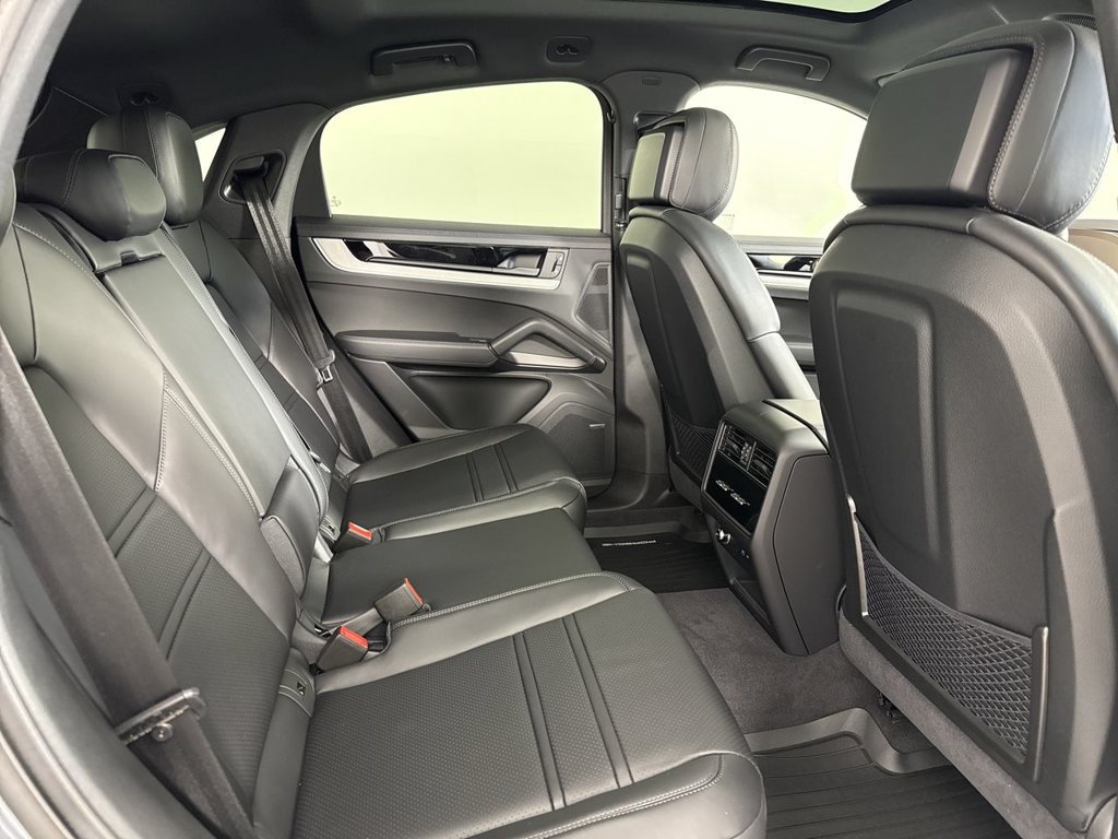 New 2026 Porsche Cayenne Coupe AWD/4WD image 24