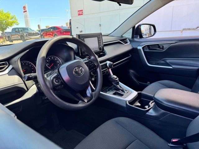 Used 2021 Toyota RAV4 LE image 8