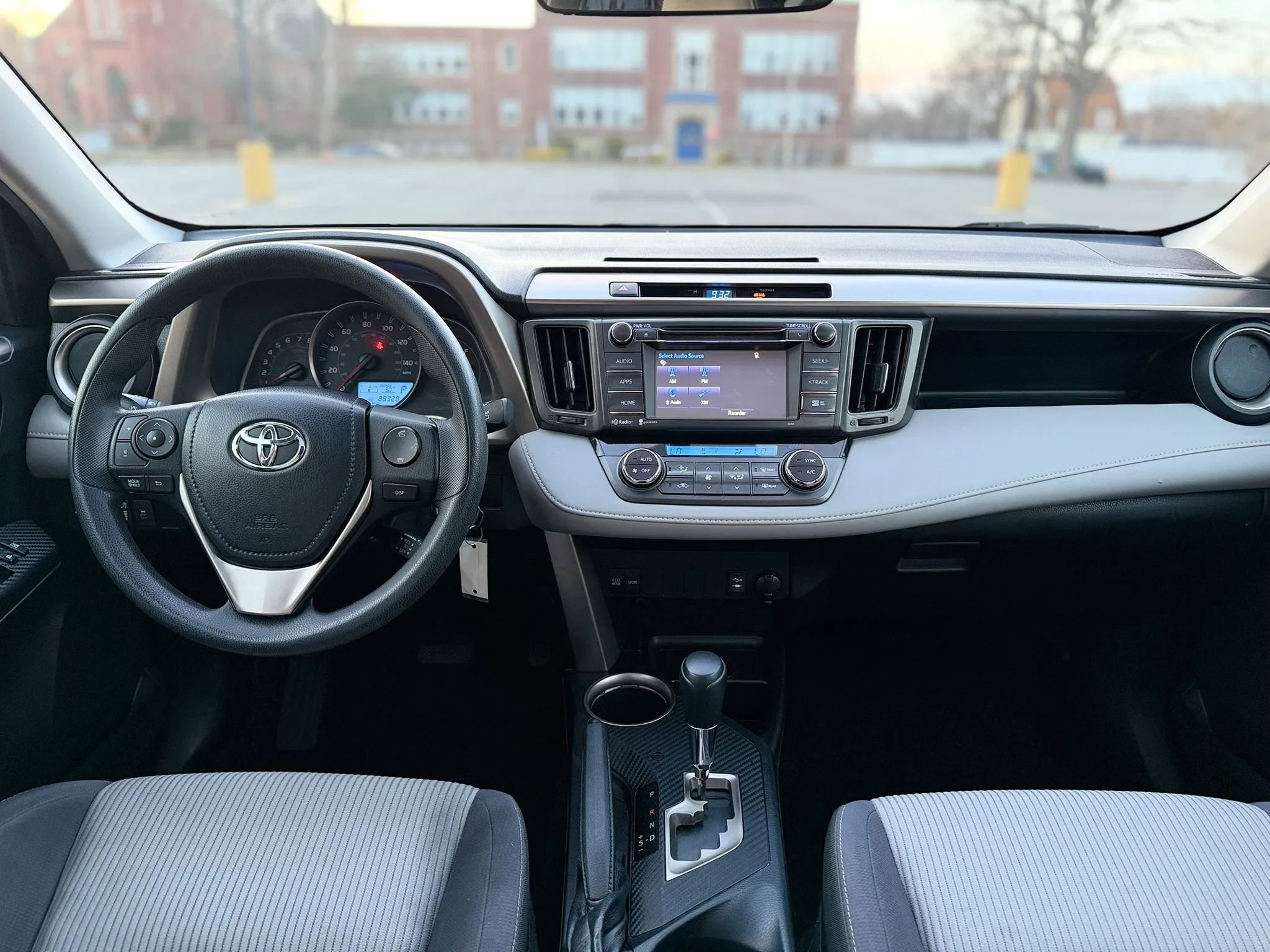 Used 2015 Toyota RAV4 XLE image 26