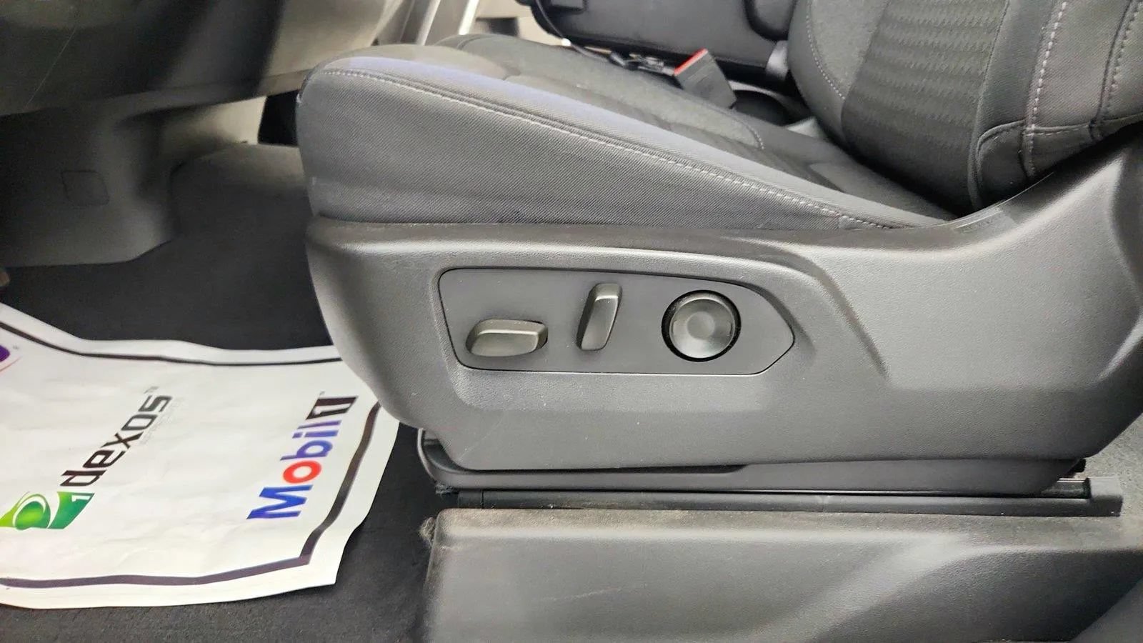 Used 2024 Chevrolet Silverado 1500 LT AWD/4WD image 16