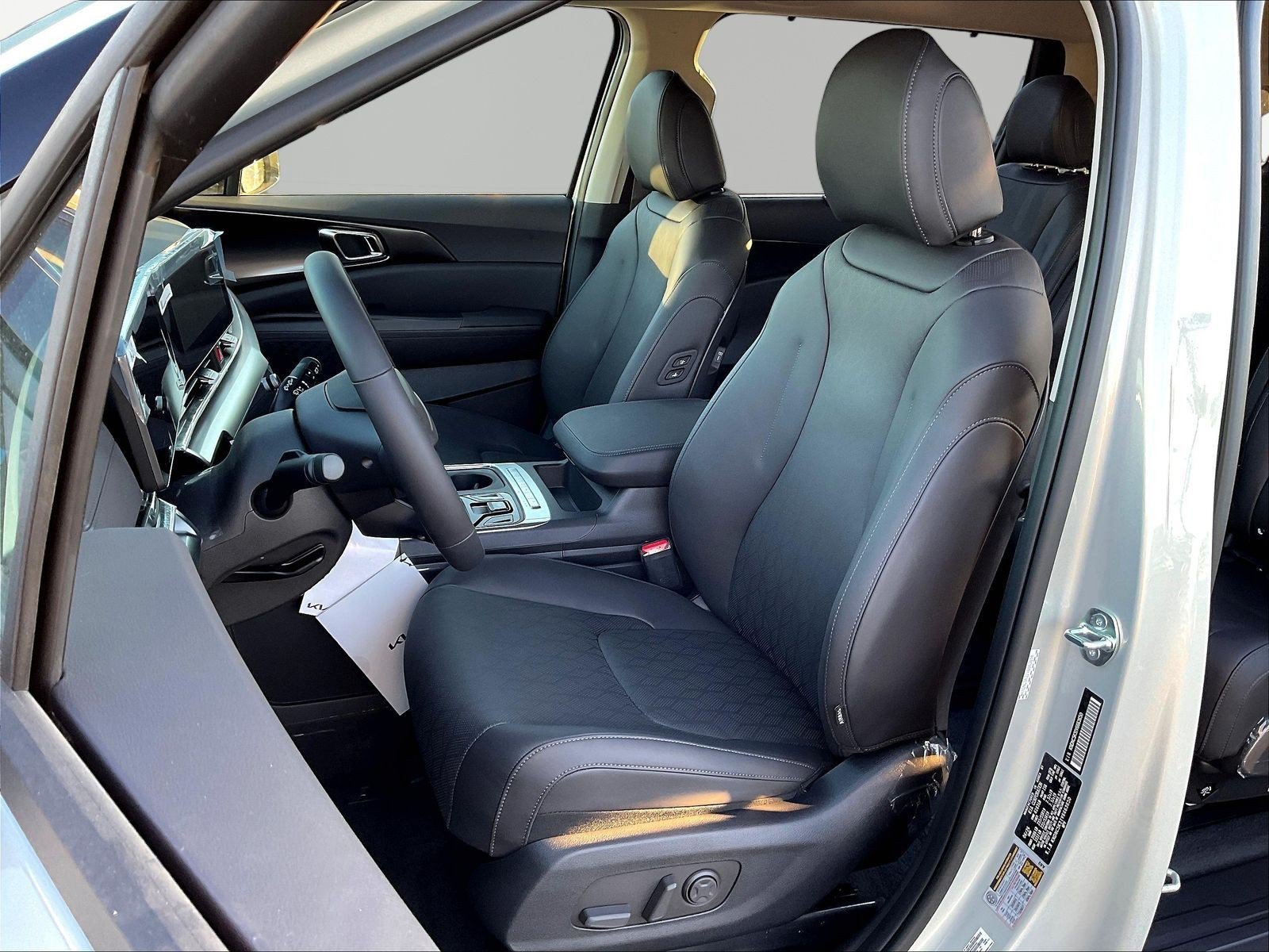 New 2027 Kia Carnival EX FWD image 17