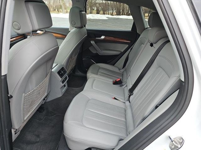Used 2023 Audi Q5 2.0T Premium w/ Convenience Package image 19