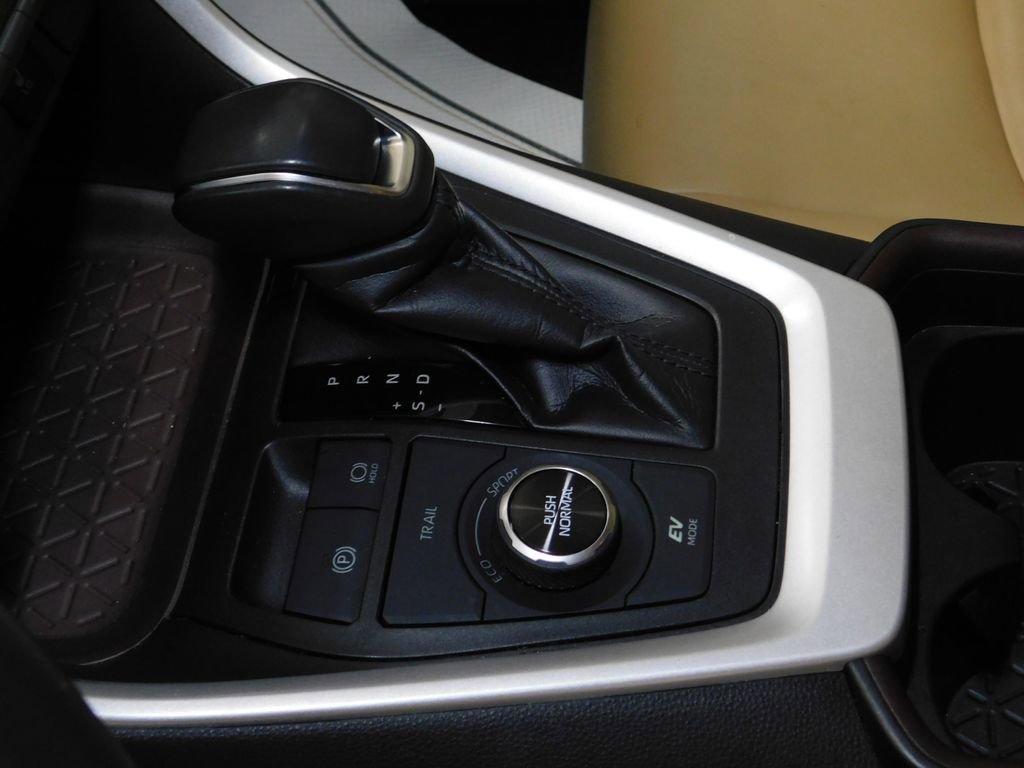 Used 2020 Toyota RAV4 Limited w/ Carpet Mat Package image 36