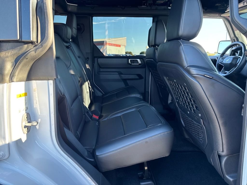 Used 2025 Ford Bronco Badlands image 13
