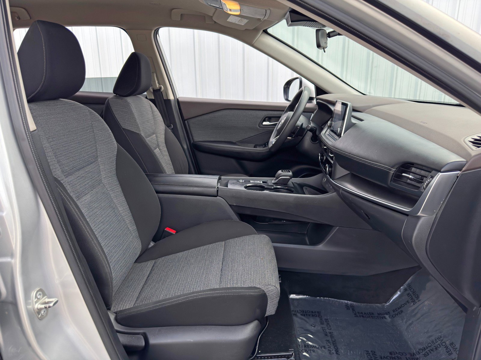 Used 2023 Nissan Rogue SV image 14