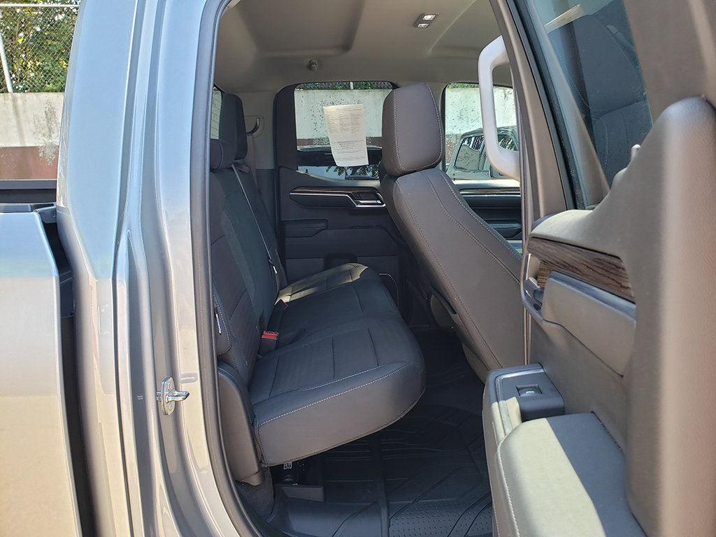 Used 2024 Chevrolet Silverado 1500 LT w/ Protection Package RWD image 17