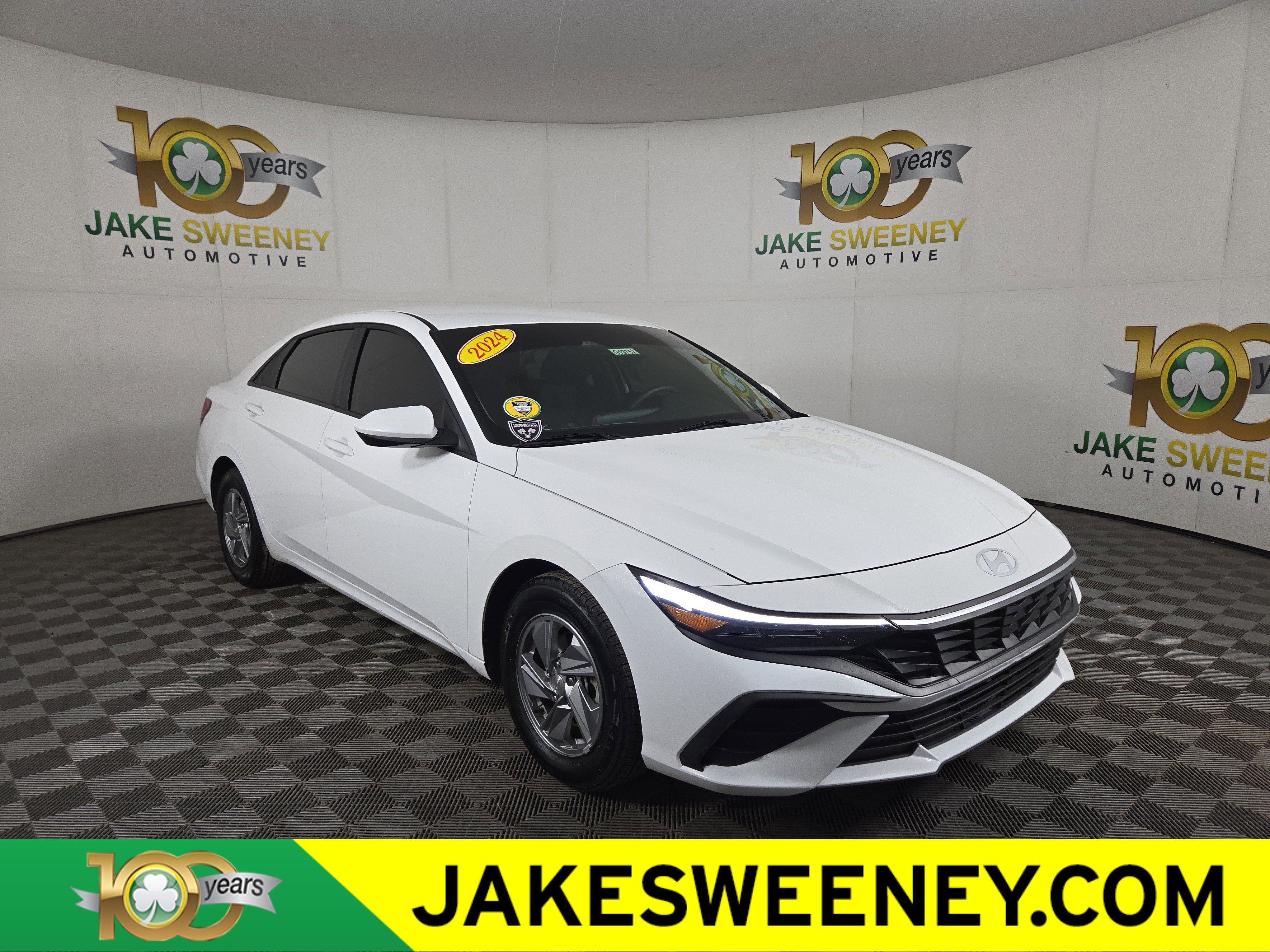 Used 2024 Hyundai Elantra SE image 1