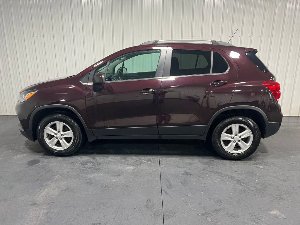 Used 2020 Chevrolet Trax LT w/ LT Convenience Package image 16