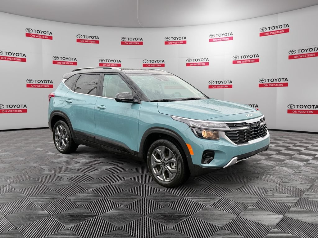Used 2024 Kia Seltos S AWD/4WD image 3