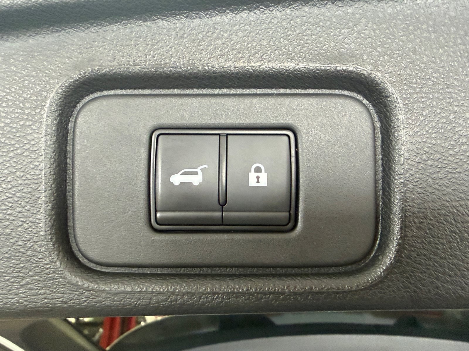 Used 2024 Nissan Pathfinder SL w/ SL Premium Package FWD image 39