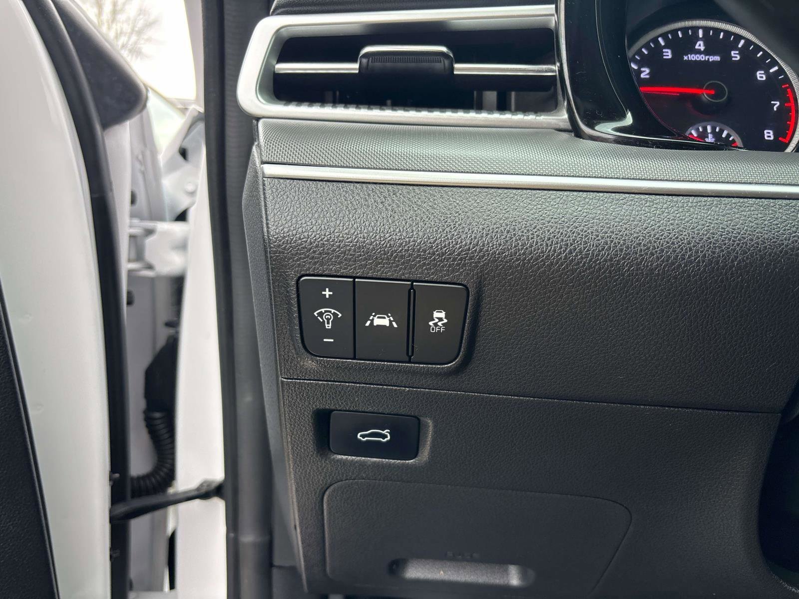 Used 2022 Kia K5 LXS image 17