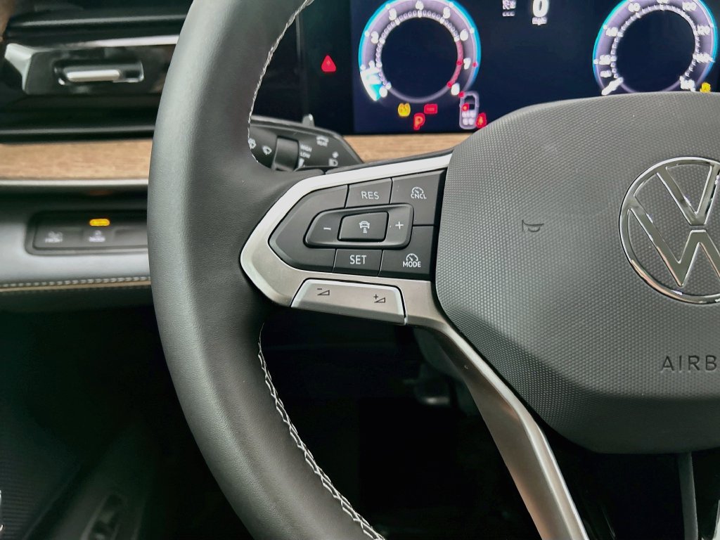 New 2027 Volkswagen Atlas SE FWD image 11