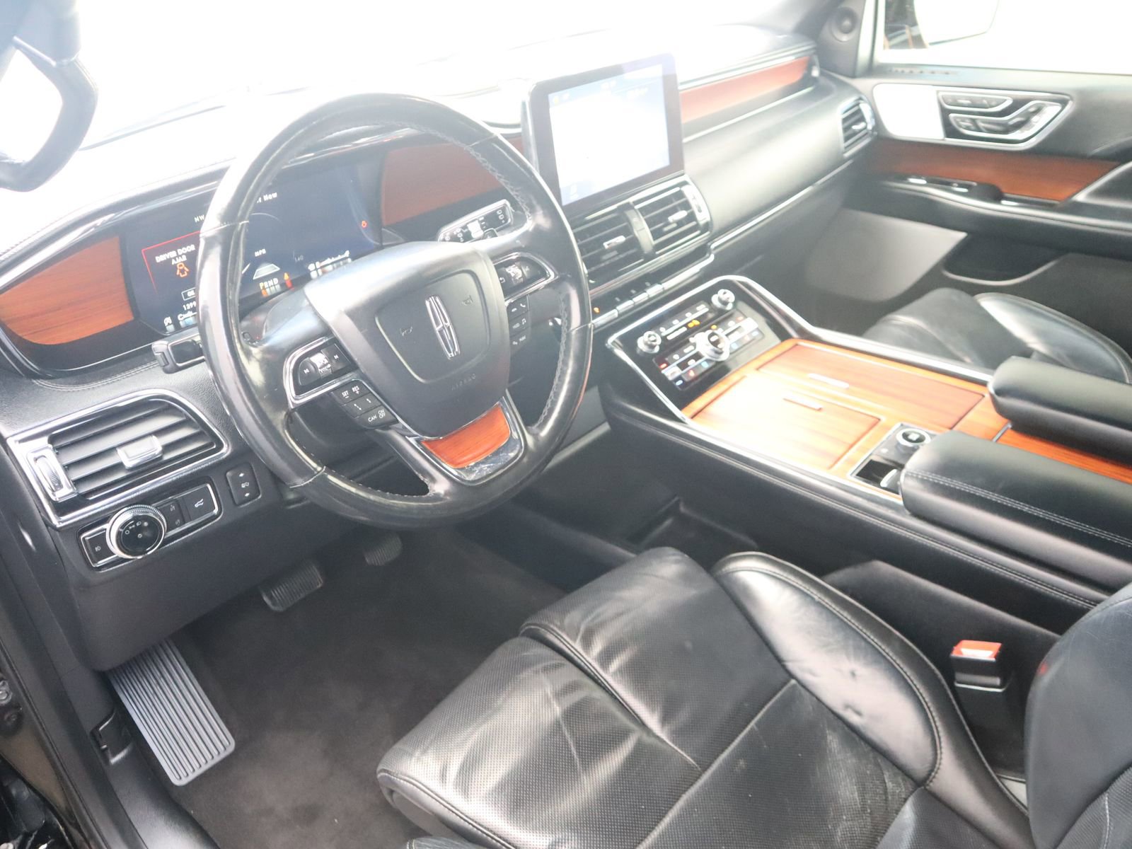 Used 2018 Lincoln Navigator Reserve w/ Technology Package AWD/4WD image 26